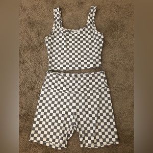 Black and White  Checkered Set